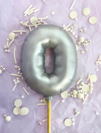 Фигурка из шоколадной глазури 