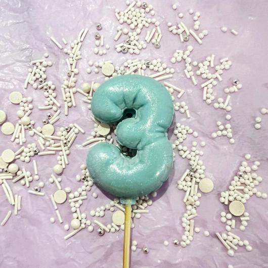 Фигурка из шоколадной глазури 