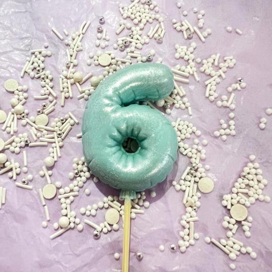 Фигурка из шоколадной глазури 